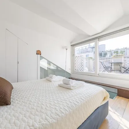 Terrazza Di Lusso In Porta Venezia, 1bdr Con Ac 밀라노